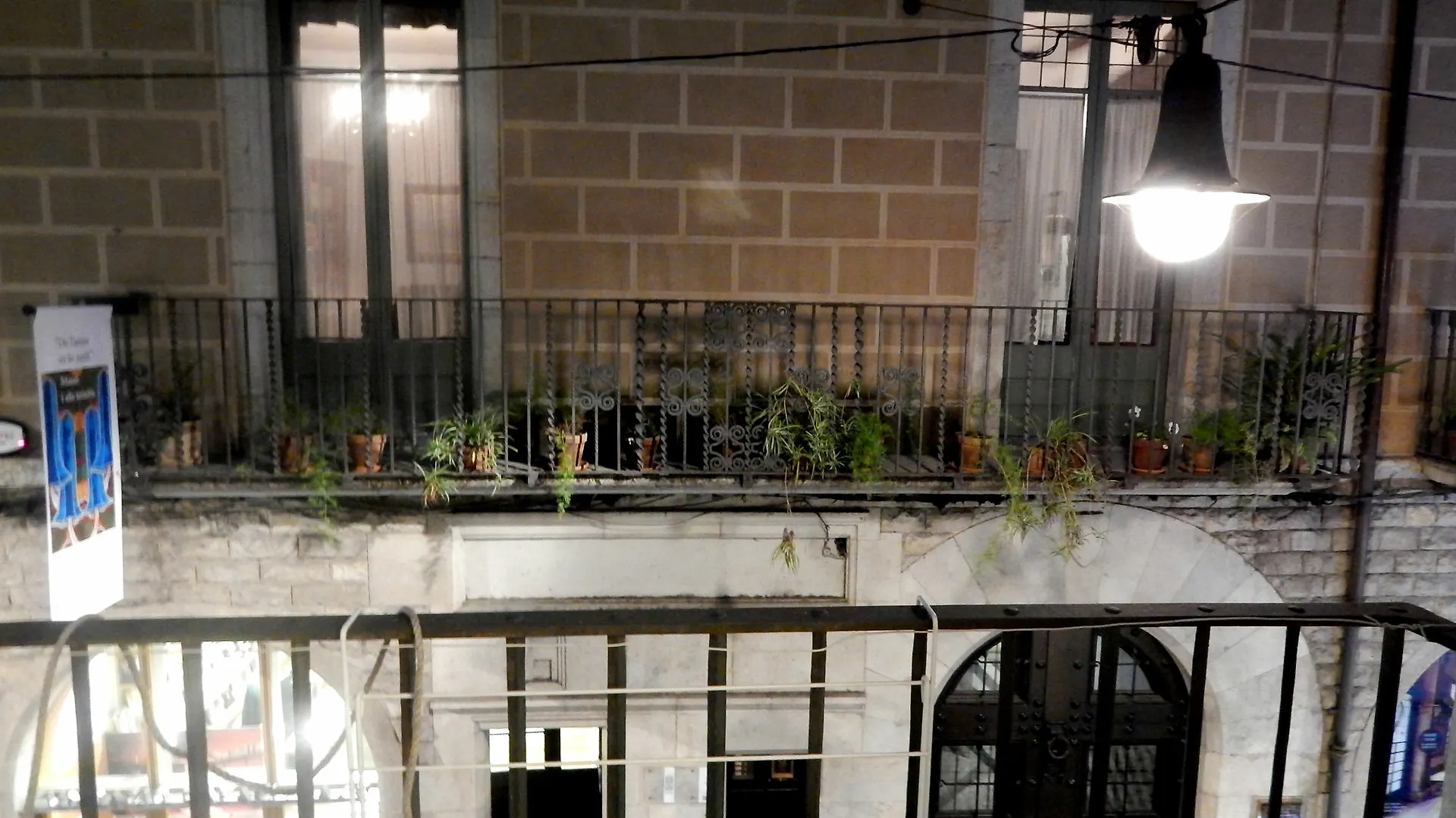 Loft Muralla Girona Apartment